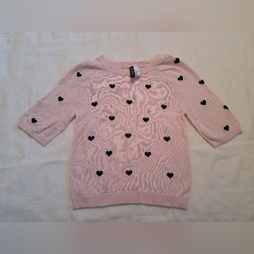 Divided girls size xs or 7 pink sweater shirt with embroidered black hearts, EUC
